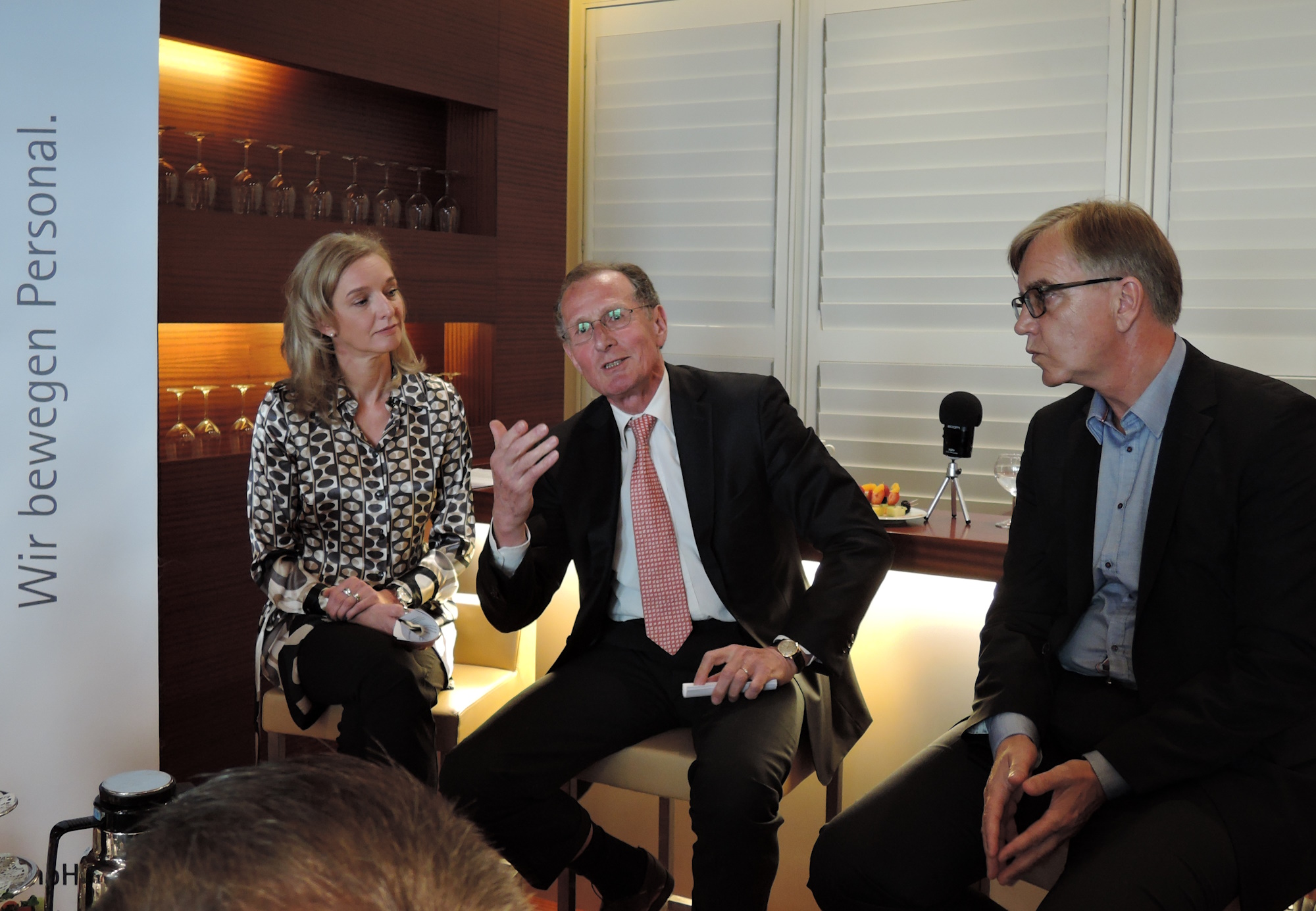 von links: Moderatorin Ute Welty, Prof. Dr. Bert Rürup, Präsident des Handelsblatt Research Institute, und Dr. Dietmar Bartsch, MdB, stellv. Vorsitzender der Fraktion DIE LINKE