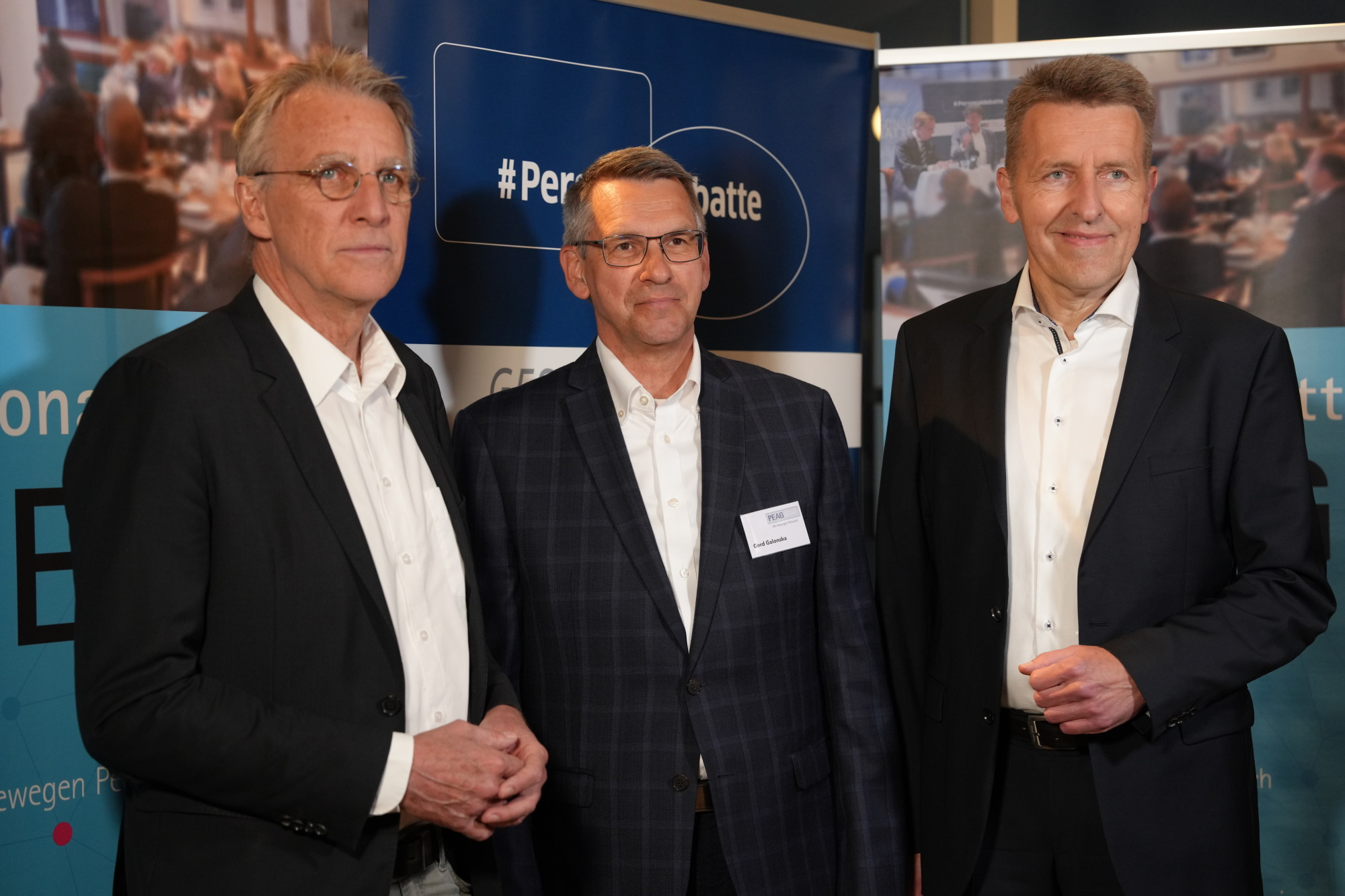 von links: Stefan Wenzel, Parlamentarischer Staatssekretär beim Bundesminister für Wirtschaft und Klimaschutz, Gerd Galonska, Sprecher der Geschäftsführung der PEAG Holding GmbH, und Bernd Grube, Personalchef der Antriebssparte der Robert Bosch GmbH