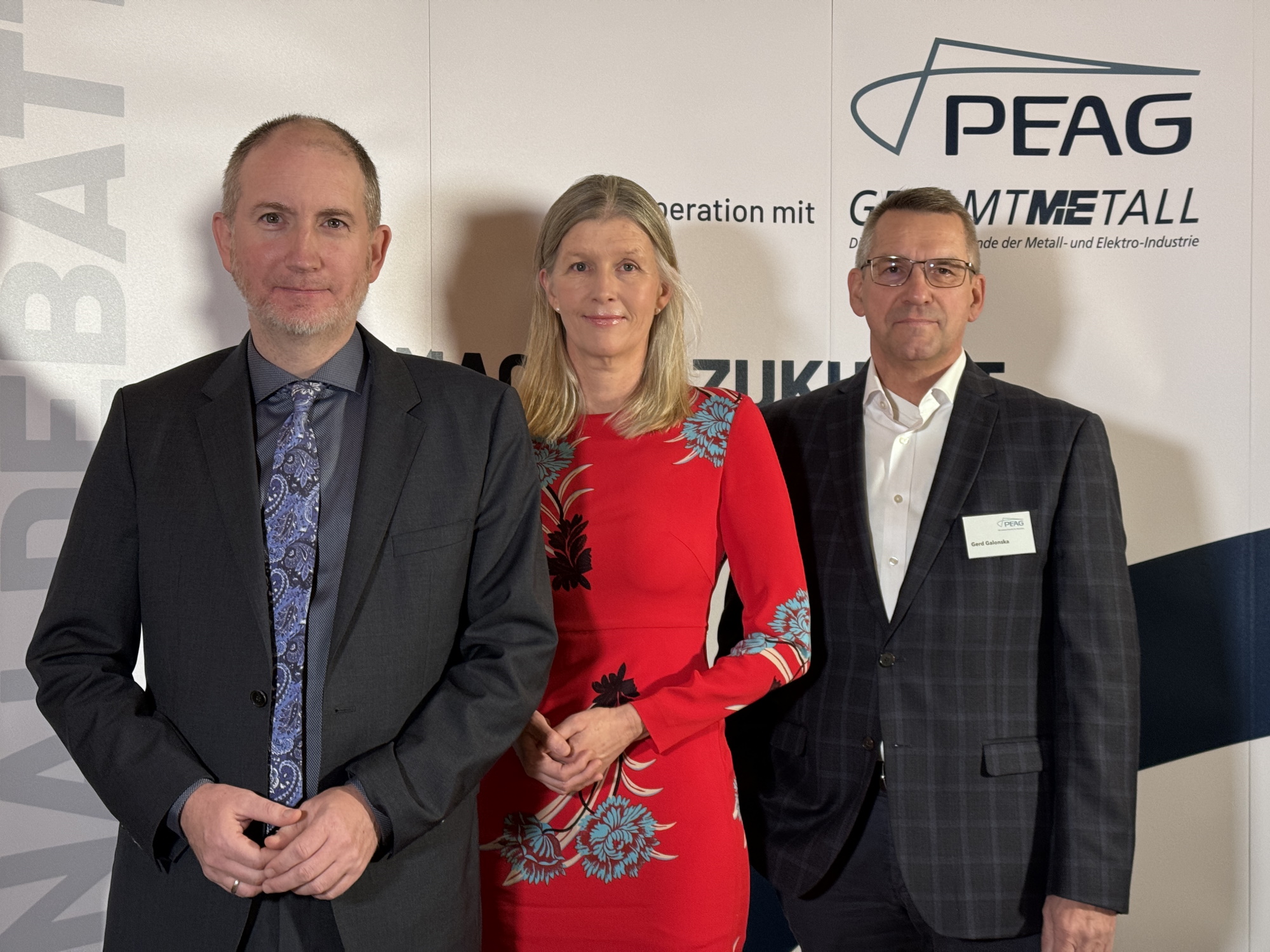 von links: Prof. Dr. Axel Plünnecke, Leiter des Kompetenzfeldes Bildung, Zuwanderung und Kommunikation beim Institut der deutschen Wirtschaft in Köln (IW), Dr. Ann-Veruschka Jurisch, für die FDP im Deutschen Bundestag, und Gerd Galonska, Sprecher der Geschäftsführung der PEAG Holding GmbH