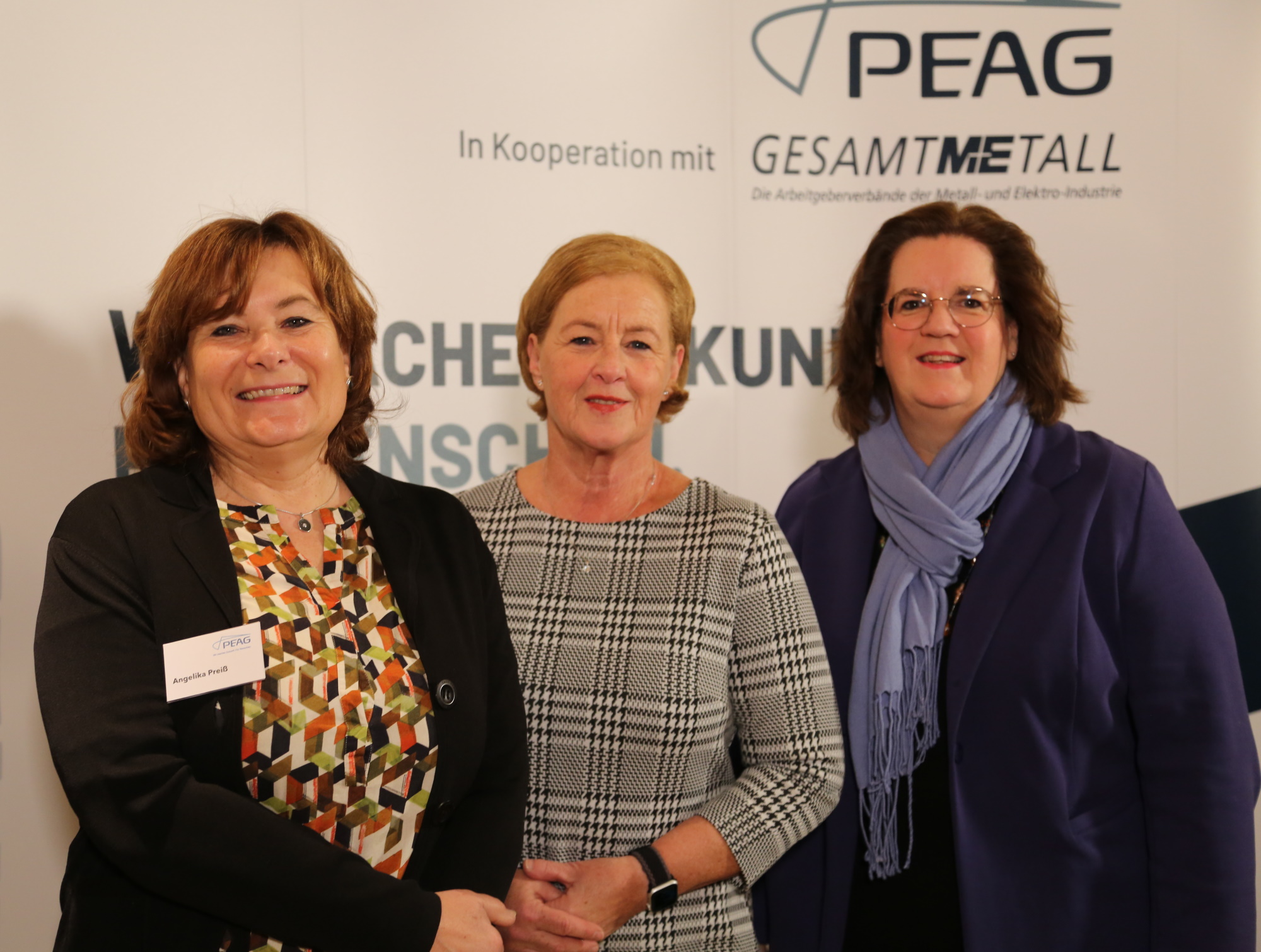 Von links: Angelika Preiß, Geschäftsführerin der PEAG Transfer GmbH, Michaela Engelmeier, Vorstandsvorsitzende des Sozialverbandes Deutschland e.V., und Kerstin Griese, Parlamentarische Staatssekretärin beim Bundesminister für Arbeit und Soziales.